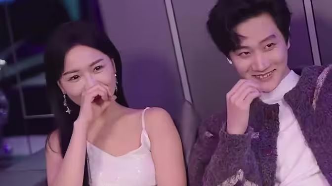 攤牌了，我不裝了(全集)